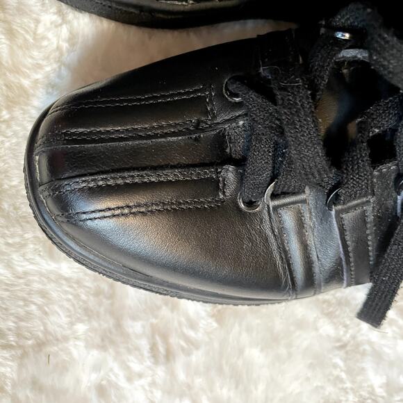 K Swiss Size 7.5 Women's Sneaker Court Style low Black  shoe Kayswiss - Picture 6 of 12
